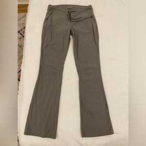 Columbia women’s Omni-shield pants. Size 6, grey
